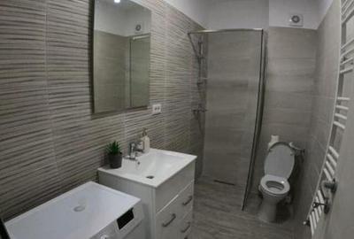 Garsonieră decomandată în Apărătorii Patriei