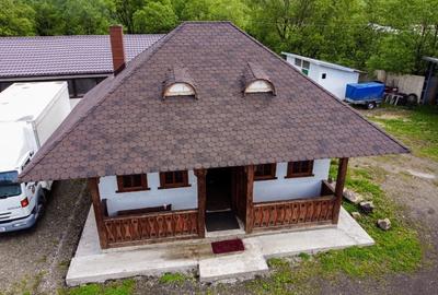 Casă individuală cu 2 camere cu Canalizare în Central - 2