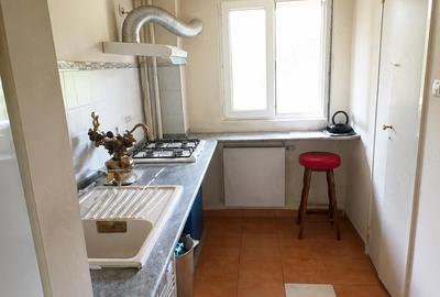 Apartament cu 3 camere decomandat în Tineretului