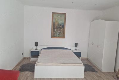 Garsonieră decomandată în Central - 1