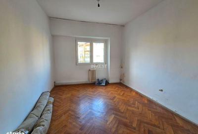Apartament cu 3 camere decomandat în Albești
