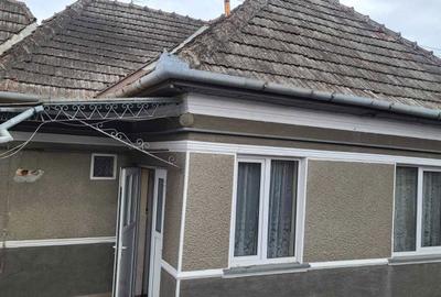 Casă cu 2 camere în Central