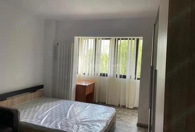 Garsoniera ,CT, mobilata, utilata, etaj 2- 1 Mai - 2