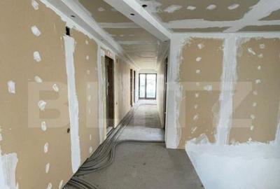 Apartament cu destinatii multiple, semifinisat, 227 mp, zona - 14