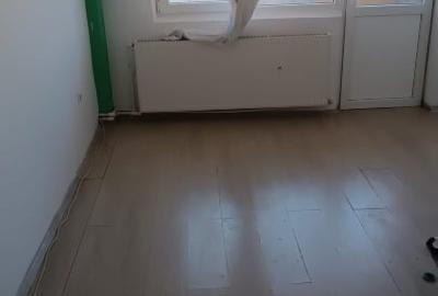 Închiriez apartament 3 camere - 4