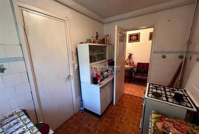 Resita, 2 Cam. Cf. 1, Mobilat+Utilat, Et. 1, Micro 2 - 7