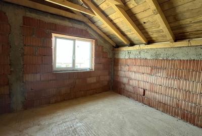 Duplex cu 4 camere cu Canalizare în Urseni - 13