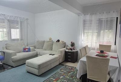 Casă cu 7 camere cu Teren 250 Mp în Central