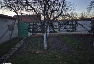 Casă cu 2 camere cu Teren 301 Mp în Pârneava