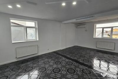 Spațiu comercial, de 250 mp, în Central - 5