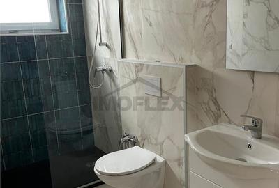 Casă cu 4 camere în Noua