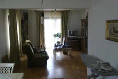 Casă cu 4 camere în Păun - 1