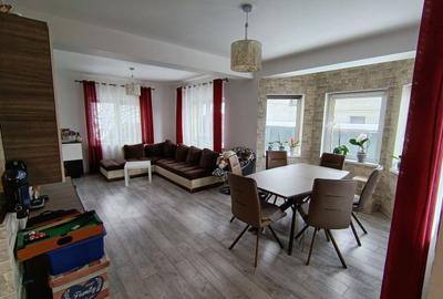 Casă cu 4 camere cu Teren 320 Mp în Central - 8