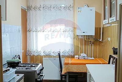 Apartament 3 camere decomandate zona excelenta, car... - 4