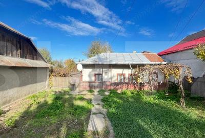 Casa batraneasca cu teren de vanzare in Botosani - 1