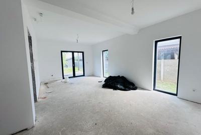 Duplex cu 5 camere cu Canalizare în Urseni - 7