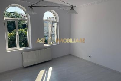 Casă individuală cu 9 camere cu Canalizare în Dacia - 2