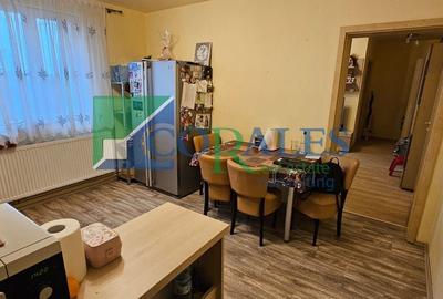 4 camere-112 mpu-Central Giroc. Ap. pe 2 nivele cu scara interioara - 3