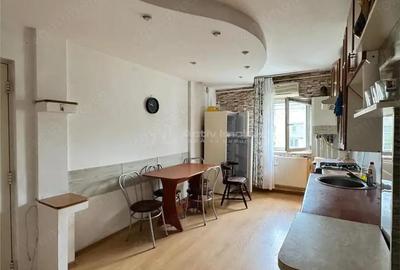 Apartament cu 4 camere decomandat în Liliacului - 6