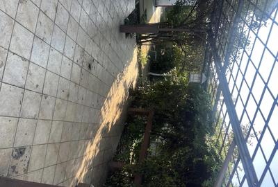 Casă cu 5 camere cu Canalizare în Petrolului - 1