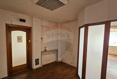 Spa?iu comercial - 3