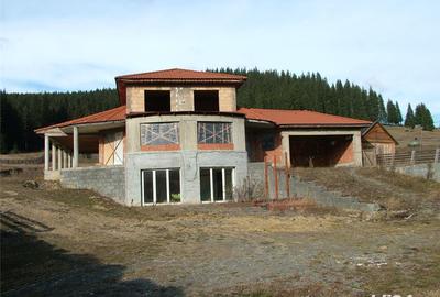 Casă cu 12 camere cu Teren 3135 Mp în Borsec - 4