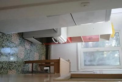Apartament cu 3 camere semidecomandat în Central - 1