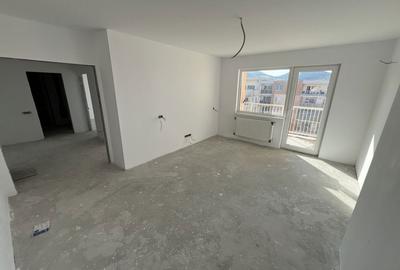 Apartament cu 2 camere decomandat în Pietroasa - 2