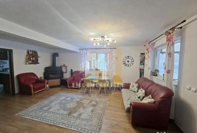 Casă cu 6 camere cu Teren 720 Mp în Predeluț - 2