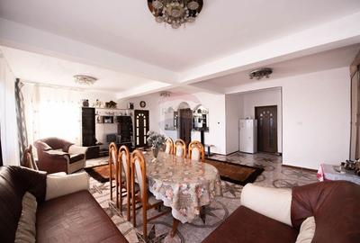 Casă cu 7 camere cu Teren 466 Mp în Singureni - 3