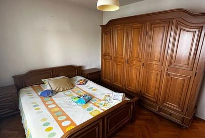 Apartament cu 3 camere decomandat în Rahova - 2