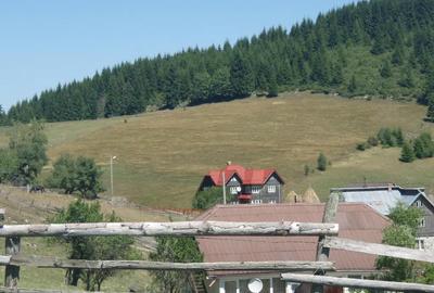 Teren de 5200 mp, în Fundata - 10