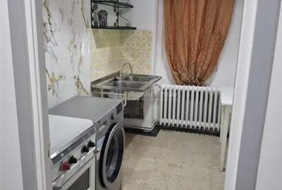 Apartament cu 2 camere semidecomandat în Micro I - 12