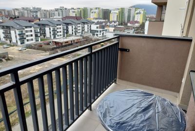 Apartament cu 2 camere decomandat în Tractorul - 9