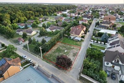 Teren de 685 mp, în Sânmartin - 1