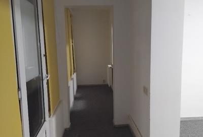 Spa?iu comercial 3 birouri Dacia - 2