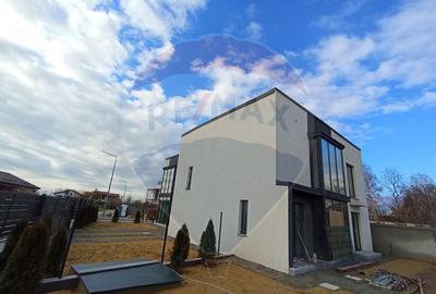 Casa / Vila cu 5 camere de vanzare - 5