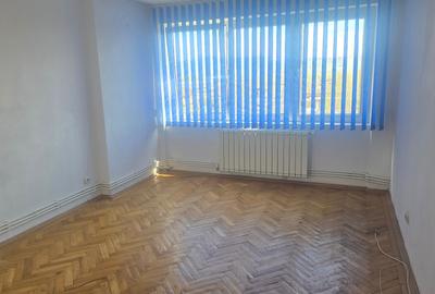Apartament cu 2 camere decomandat în Piața Centrală - 2