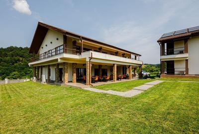 De vanzare pensiune in Sasca Montana - clasificare 3 margarete - 1