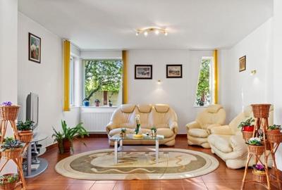 Vila de vanzare,7 camere,teren 1080mp,zona lacului Fundeni,600.000euro - 2