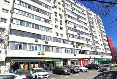 Garsonieră în Titan - 2