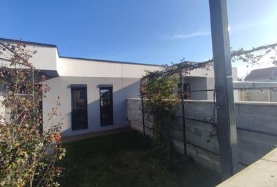 Duplex cu 4 camere în Sânandrei