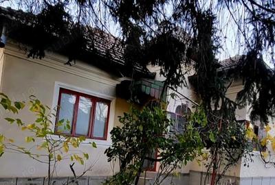 Casă cu 5 camere în Văleni - 2