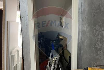 Spațiu comercial, de 47 mp, în Central - 8