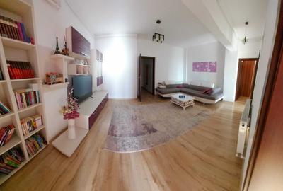 Apartament cu 3 camere semidecomandat în Ghencea