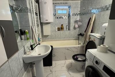 Casă cu 4 camere cu Teren 1160 Mp în Podari