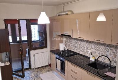 Apartament cu 3 camere decomandat în Cotroceni