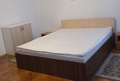 Apartament cu 2 camere semidecomandat în Centrul Istoric