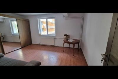 Garsonieră decomandată în Exterior Vest - 2