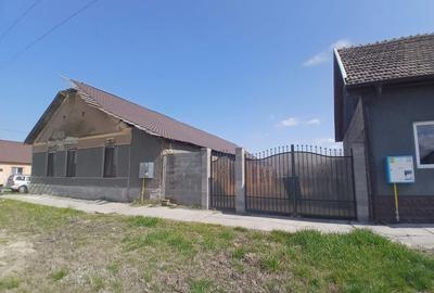 Casă cu 3 camere în Pilu - 1